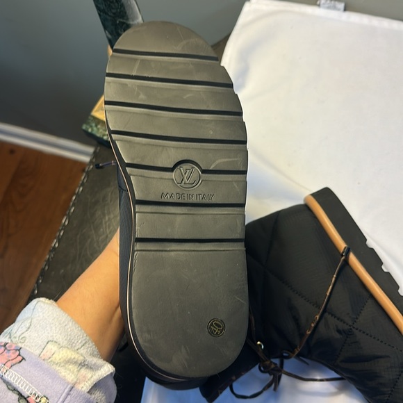 Louis Vuitton boots - Picture 6 of 14